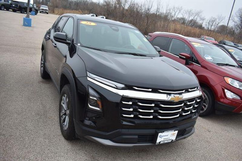 Used 2025 Chevrolet Equinox LTImage 10