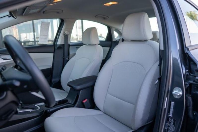 Used 2023 Kia Forte LXSImage 13