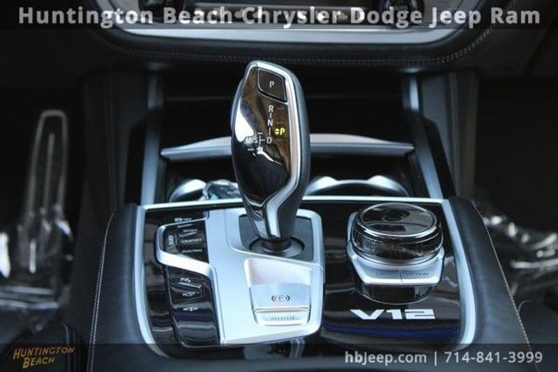 2022 BMW 7 Series M760iImage 18