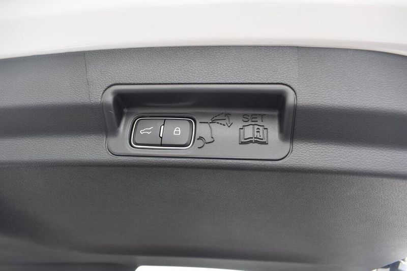 New 2025 Ford Explorer ActiveImage 6