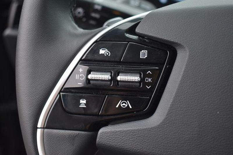 New 2025 Kia Niro EXImage 25