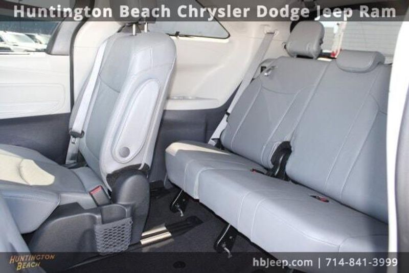 2023 Toyota Sienna LimitedImage 48