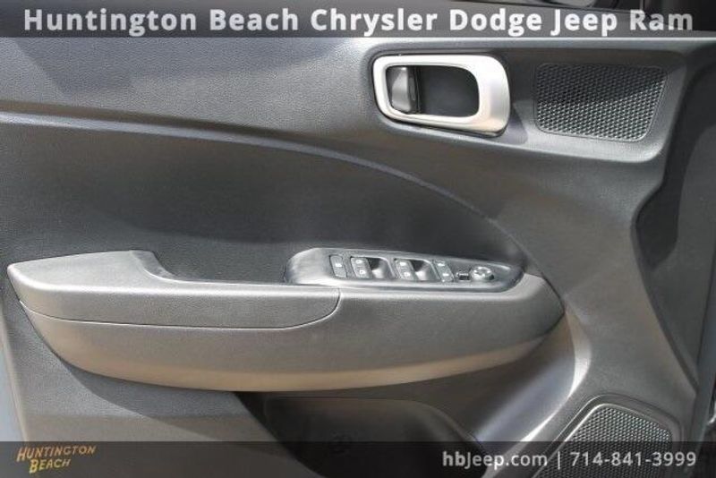2025 Hyundai Venue SELImage 10