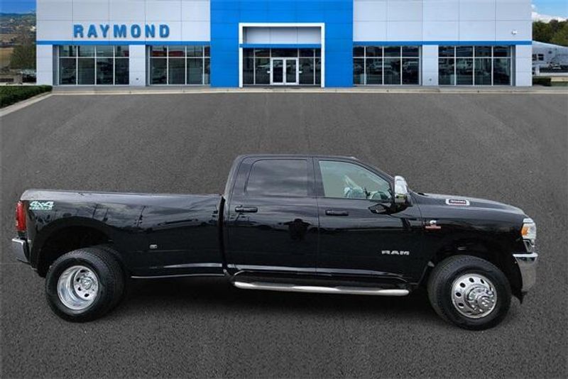 2024 RAM 3500 LaramieImage 9
