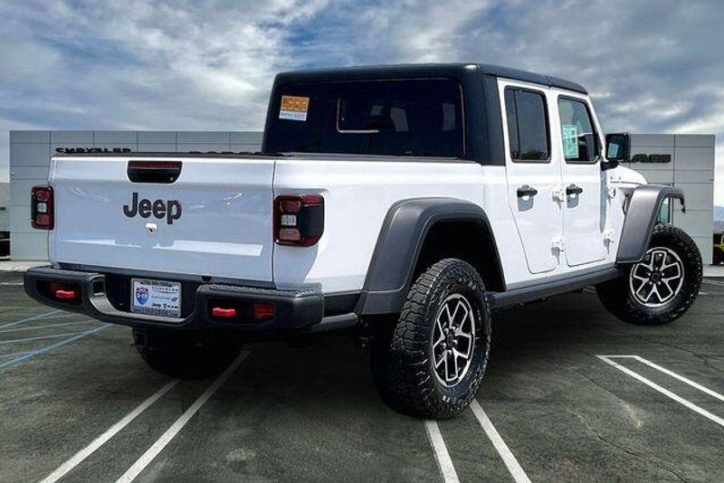 Used 2024 Jeep Gladiator RubiconImage 13