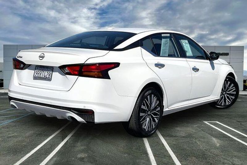 Used 2025 Nissan Altima 2.5 SVImage 13