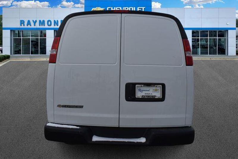 New 2025 Chevrolet Express 2500 Work VanImage 5