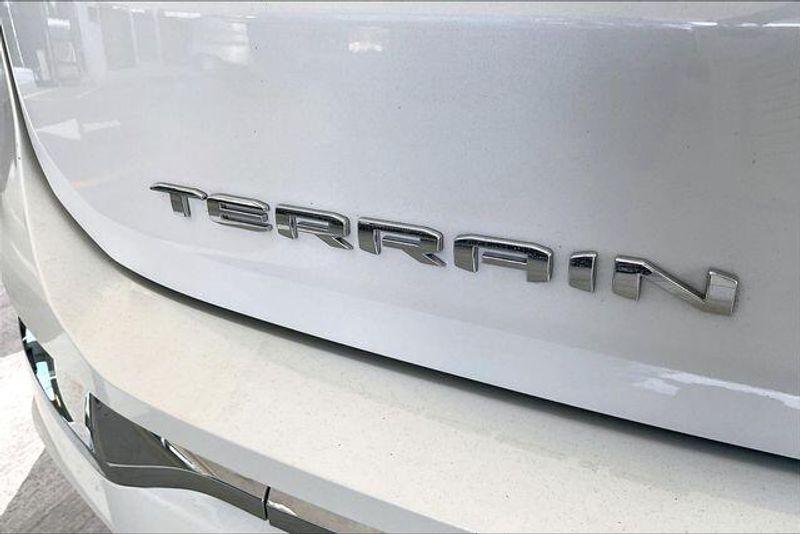 Used 2024 GMC Terrain DenaliImage 31