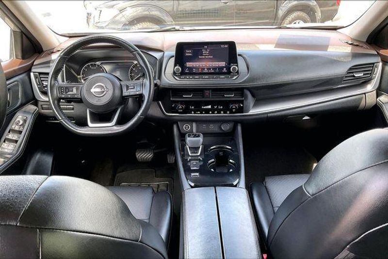 Used 2023 Nissan Rogue SVImage 15