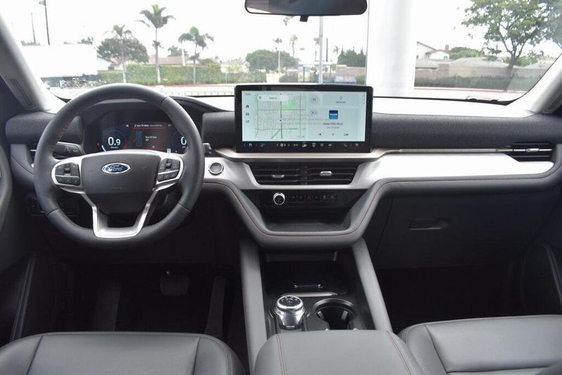 New 2025 Ford Explorer ActiveImage 11