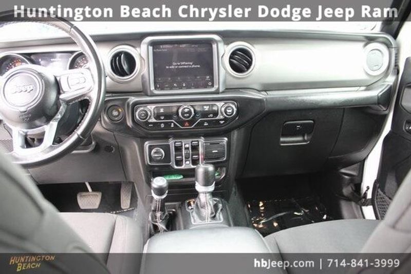 2022 Jeep Wrangler Unlimited SaharaImage 14