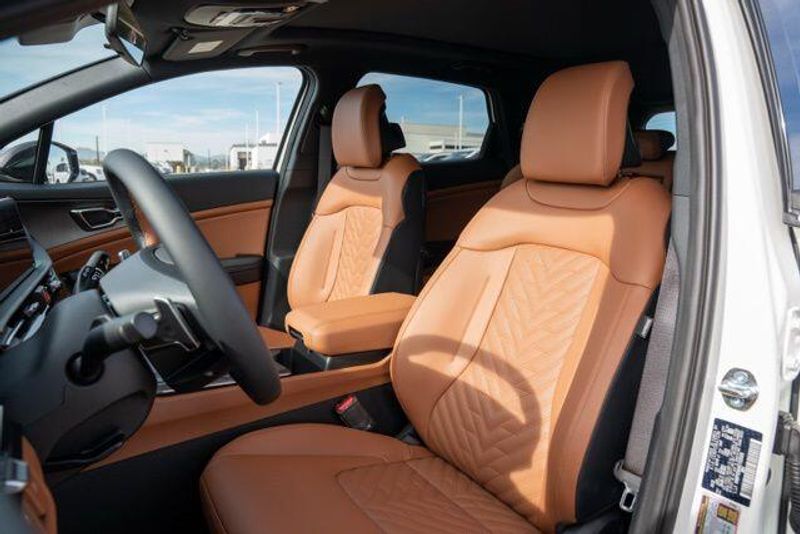 New 2026 Kia Sportage Plug-In Hybrid X-LineImage 13