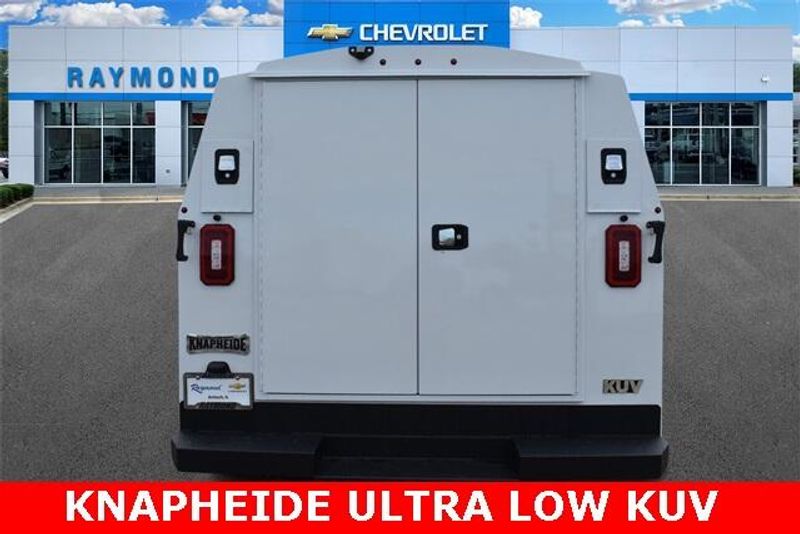 New 2025 Chevrolet Express 3500 Work VanImage 4