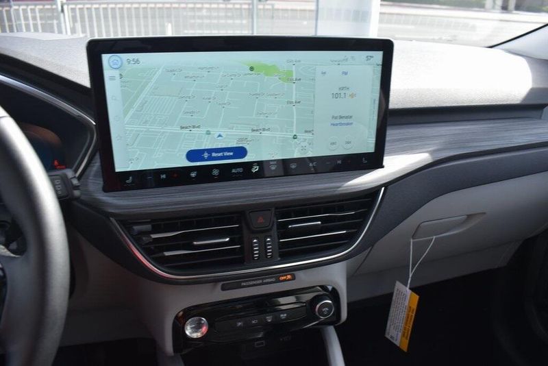 2025 Ford Escape Plug-In Hybrid BaseImage 20