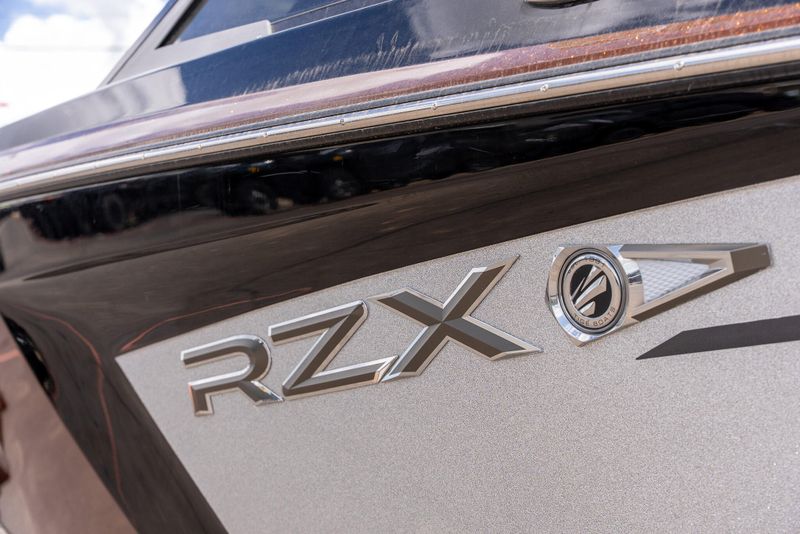 USED 2019 TIGE 2 RZX Image 8