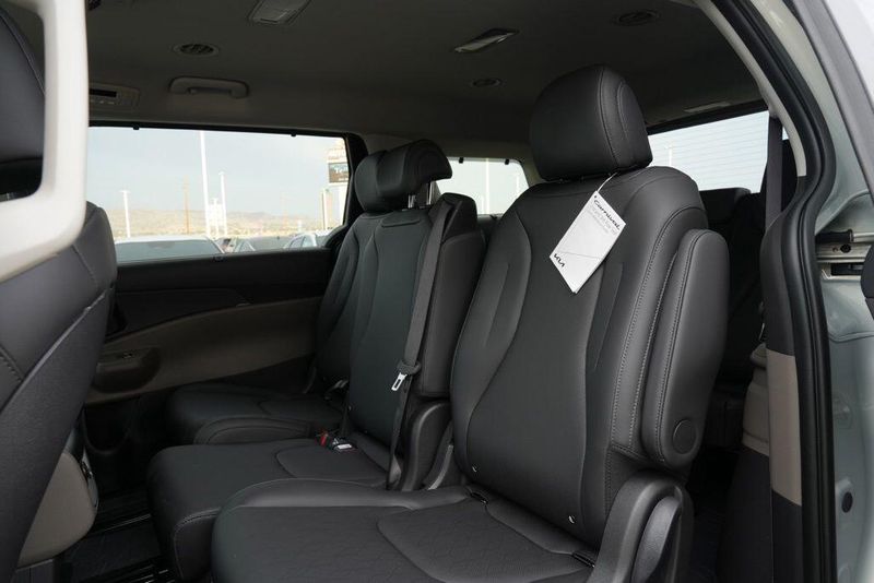 New 2026 Kia Carnival EXImage 14