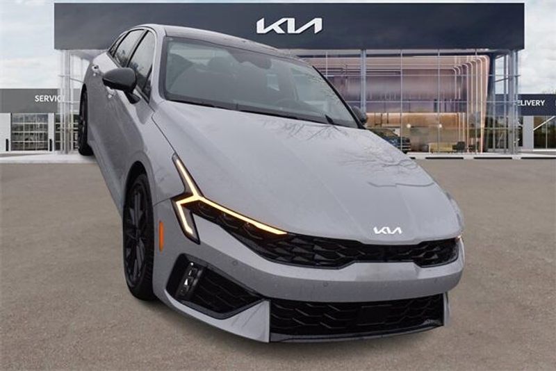 2025 Kia K5 GTImage 9