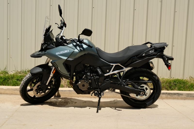 2024 SUZUKI VSTROM 800 METALLIC MATTE STEEL GREEN 