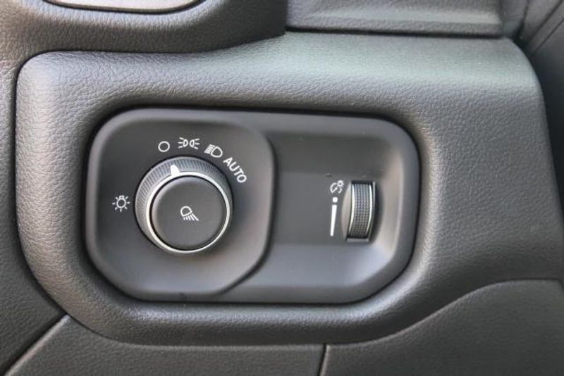 2024 RAM 2500 Tradesman Regular Cab Harbor BodyImage 17