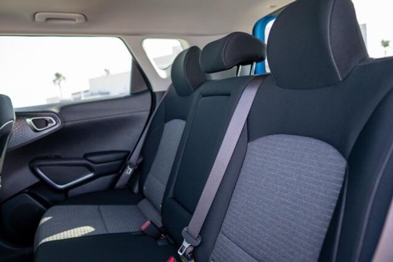 2025 Kia Soul LXImage 12