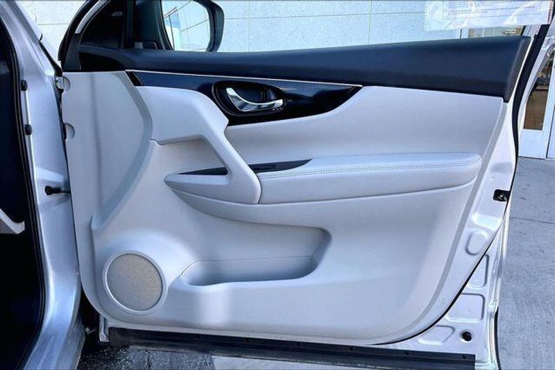 Used 2018 Nissan Rogue Sport SLImage 23