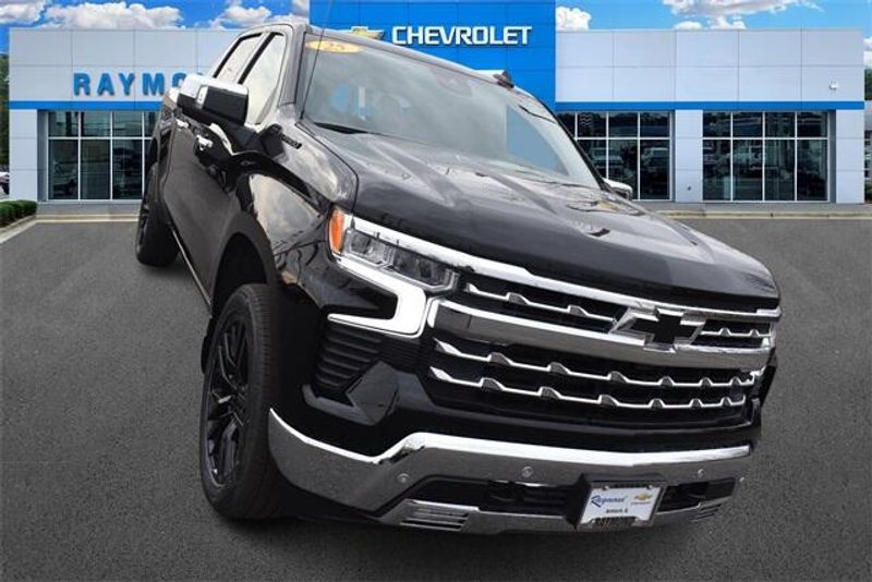 2025 Chevrolet Silverado 1500 LTZImage 9
