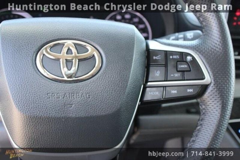 2023 Toyota Sienna LimitedImage 21