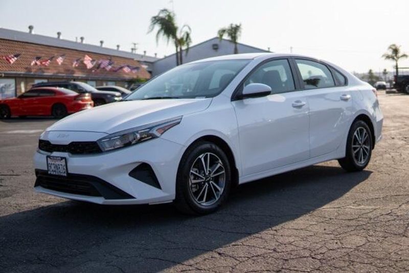 2022 Kia Forte LXSImage 3