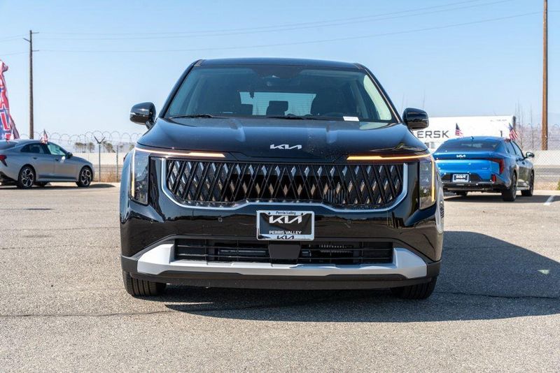 New 2026 Kia Carnival Hybrid LXSImage 2