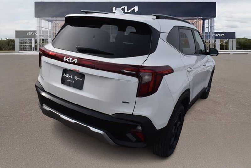 New 2026 Kia Seltos EXImage 4