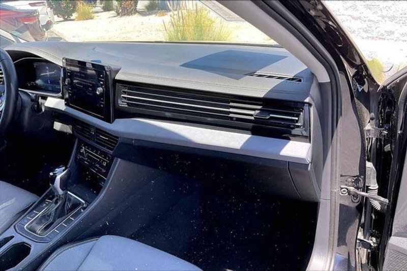 Used 2025 Volkswagen Jetta 1.5T SEImage 16