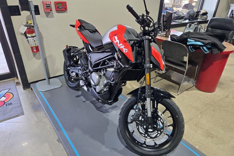 2025 CFMOTO 300NK MAGMA RED 