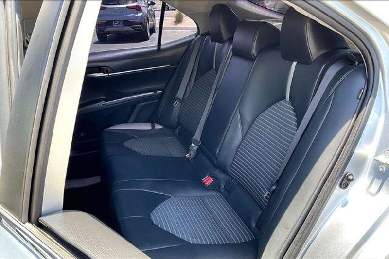 Used 2021 Toyota Camry SEImage 25