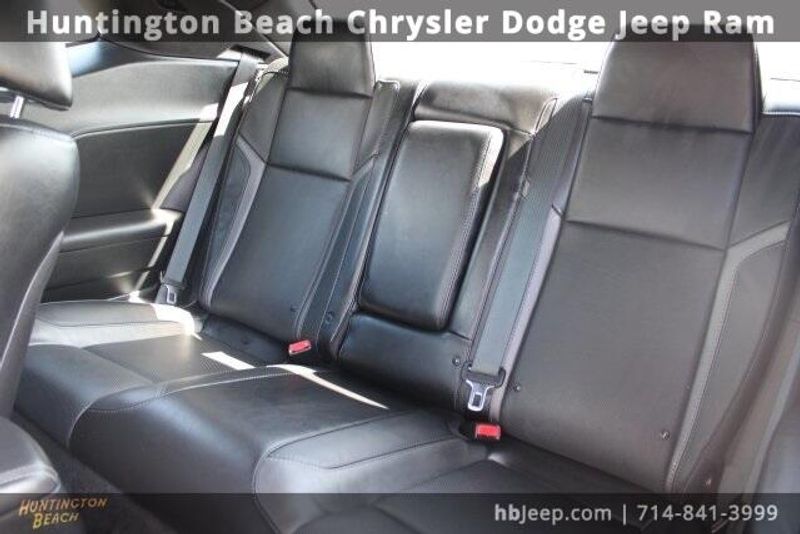2015 Dodge Challenger SXTImage 36