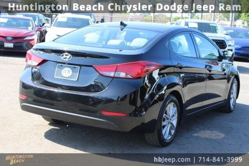 2014 Hyundai Elantra SEImage 5