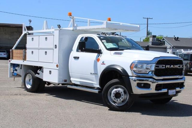 2022 RAM 5500 Chassis Tradesman Regular Cab & 4x2Image 1