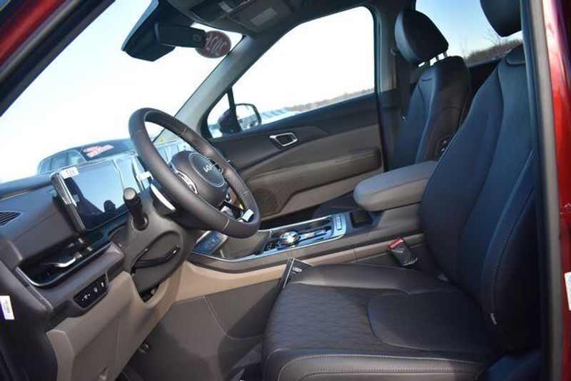 New 2026 Kia Carnival Hybrid EXImage 25