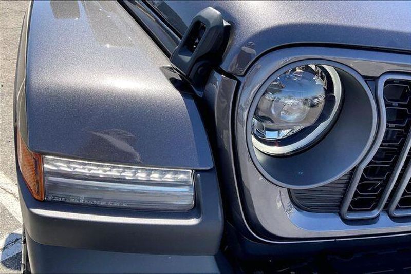 New 2026 Jeep Wrangler Unlimited 4-door SportImage 11
