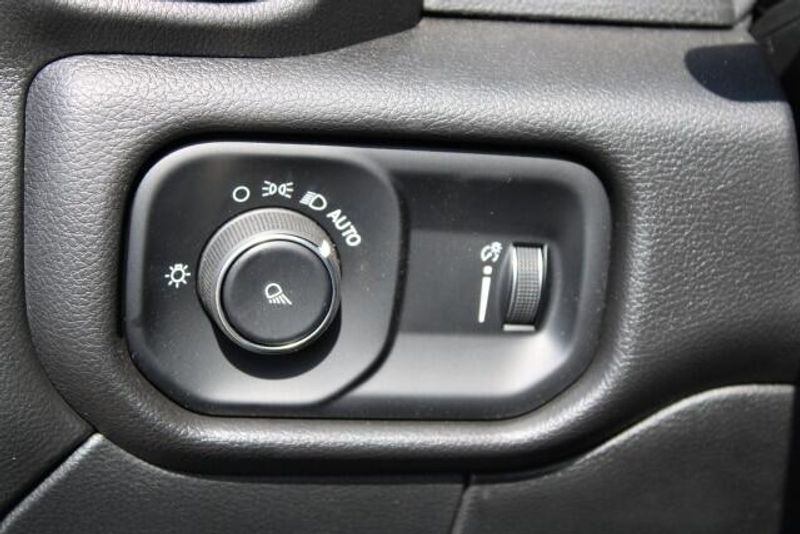 2024 RAM 2500 Tradesman Regular Cab Harbor BodyImage 19