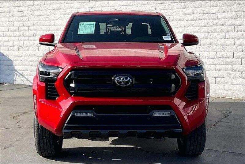 Used 2025 Toyota Tacoma SR5Image 2