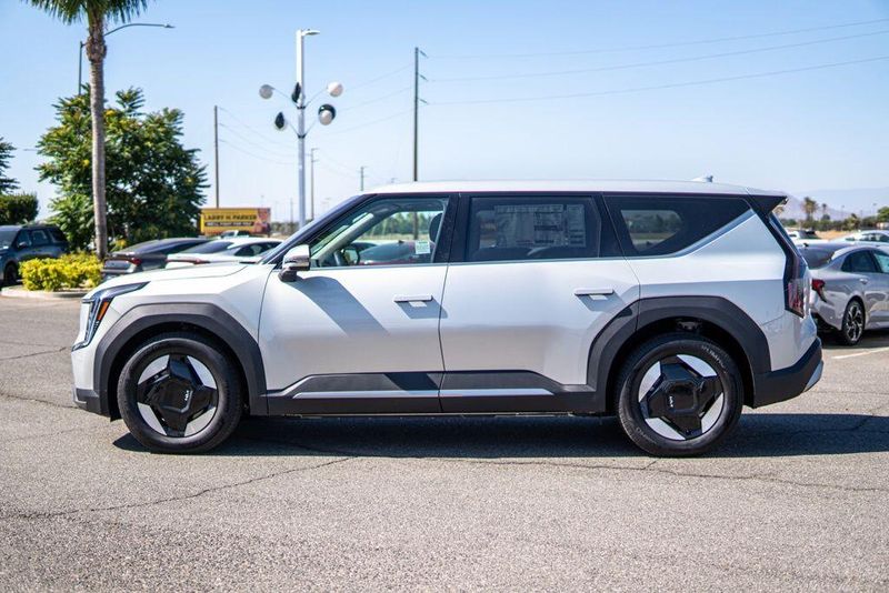 New 2026 Kia EV9 LightImage 4