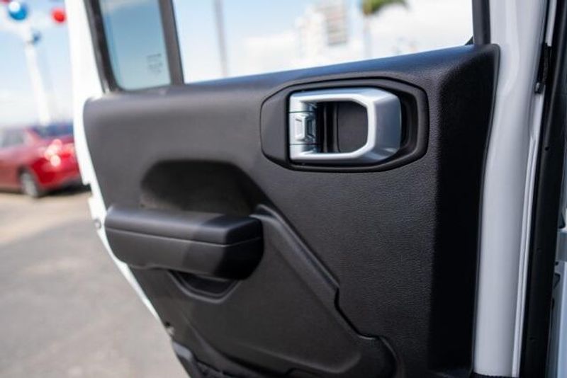 Used 2025 Jeep Wrangler Sport SImage 18