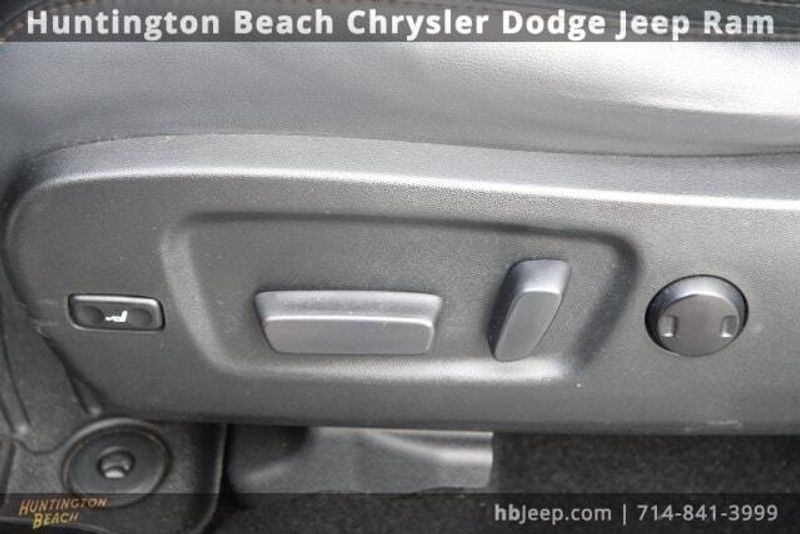 2016 Toyota Highlander LimitedImage 37