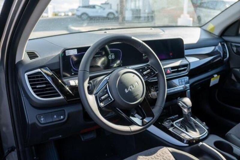 New 2026 Kia Seltos LXImage 10