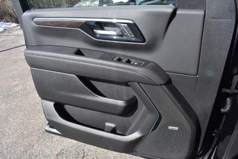 New 2026 Chevrolet Suburban PremierImage 41