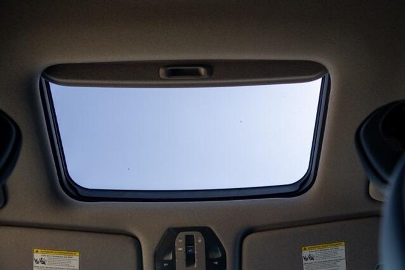 New 2026 Kia EV9 Light Long RangeImage 26