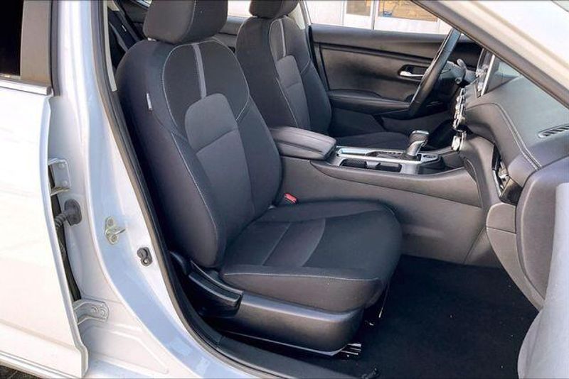 Used 2023 Nissan Sentra SVImage 6