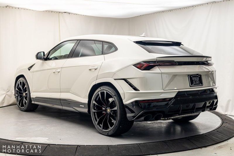 2024 Lamborghini Urus SImage 3