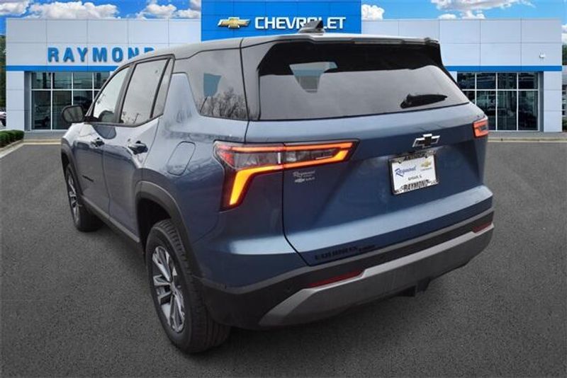 2025 Chevrolet Equinox LTImage 5