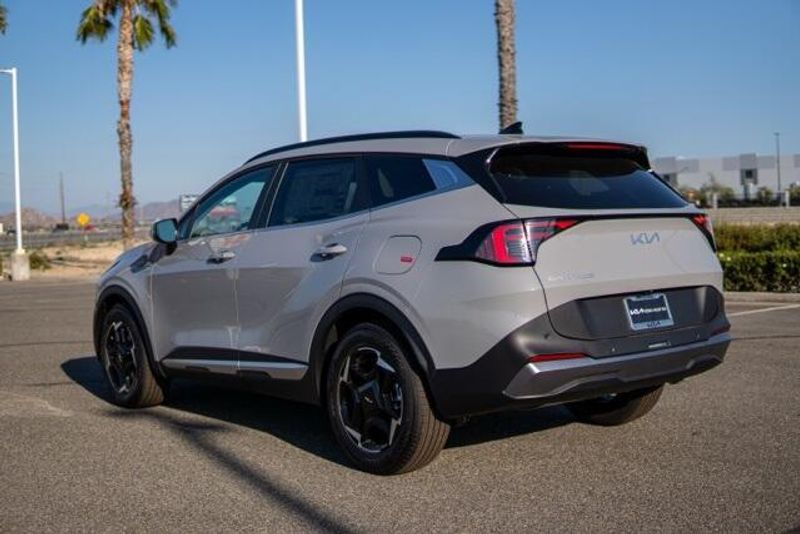 2026 Kia Sportage EXImage 5
